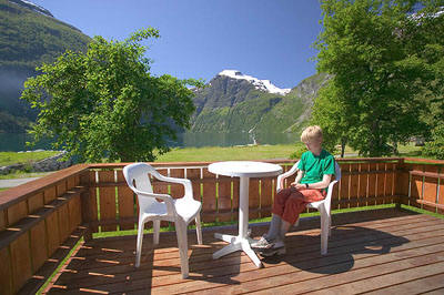 Hutten - Vakantiewoningen - Vakantiehuizen en Camping in Geiranger, Noorwegen | 26m2 met uitzicht over het dal en de Fjorden.
